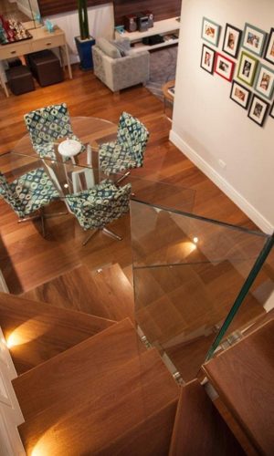 Cópia de Escada e piso pronto de cumaru